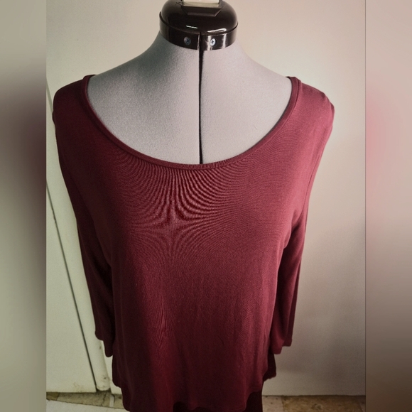 Liz Clairborne Dark Cherry Top Size Large 100% Rayon - Picture 2 of 5